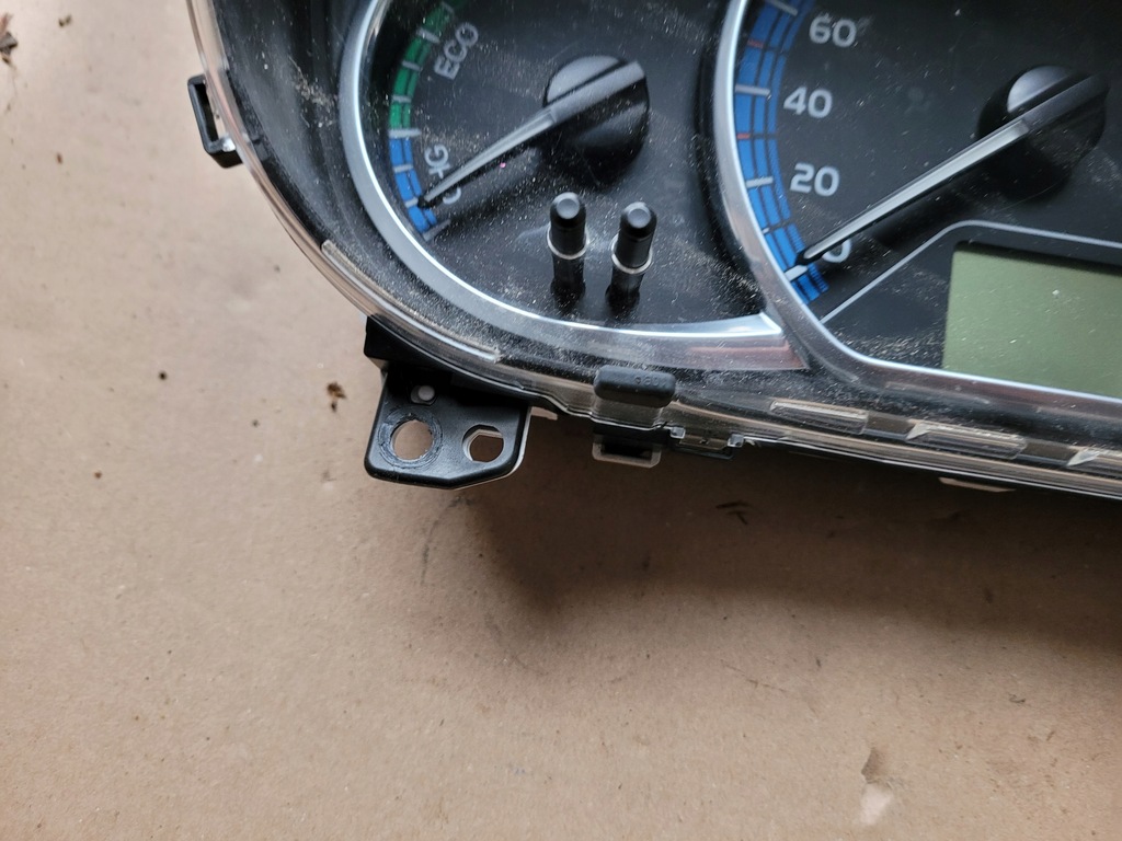 фото №6, Приборы счетчик toyota yaris iii гибрид 83800-0u390