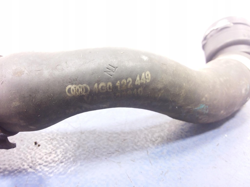 A7 3.0 tdi шланг пабтрубок  радиатора воды 4g0122449 в Украине