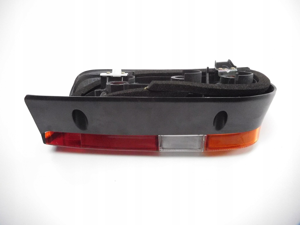 фото №7, Лампа задняя p toyota hiace regius ace 81551-95j10