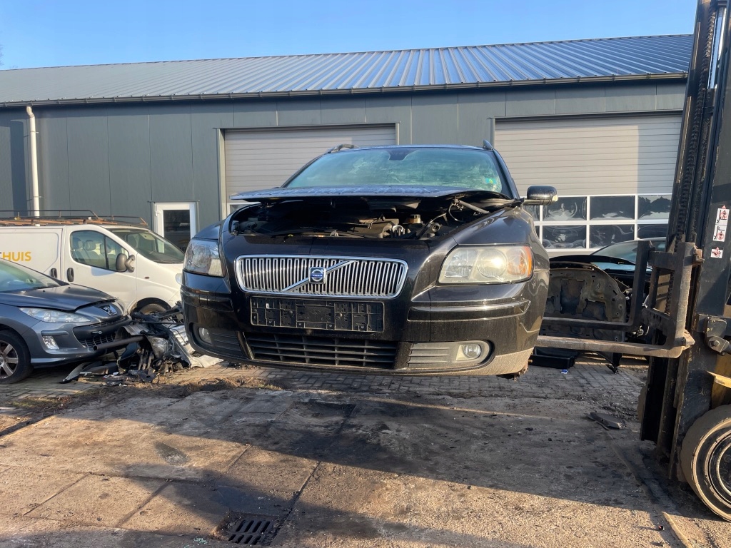 фото №11, Бампер передній перед volvo v50 kol 452