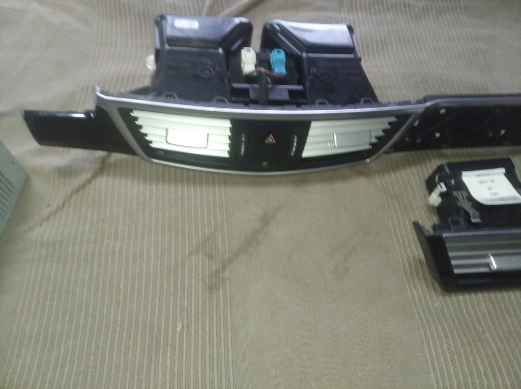 фото №1, Mercedes w212 e-klasa решётки обдув