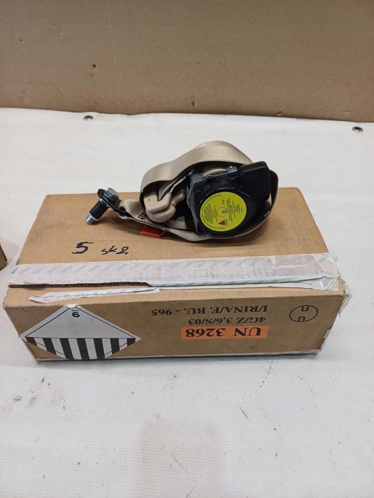 фото №1, Pas безпеки правий перед alfa romeo 147 0156076016