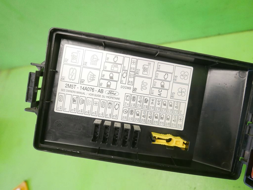 фото №6, Коробка запобіжників ford focus mk1 fl 1.6 16v