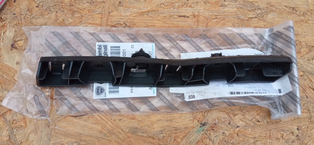 фото №4, Alfa romeo mito 08- направляющая бампера левый задняя