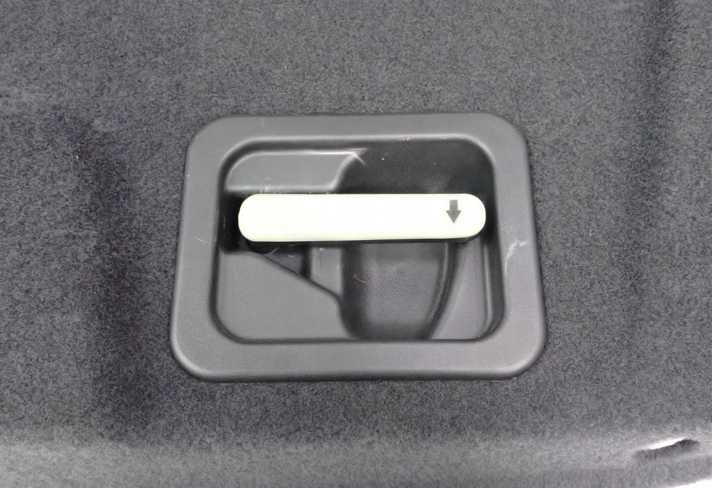 фото №7, Обивка крышки багажника 4h0867975h audi a8 s8 d4