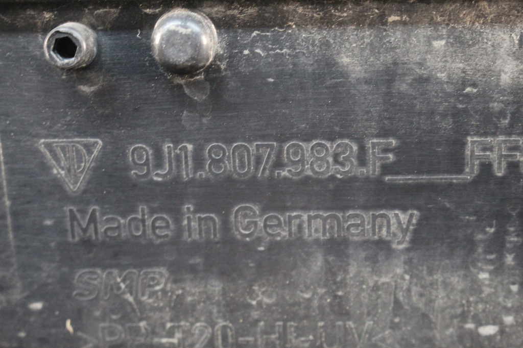 фото №8, Диффузор накладка бампер задняя porsche taycan 9j1807983f