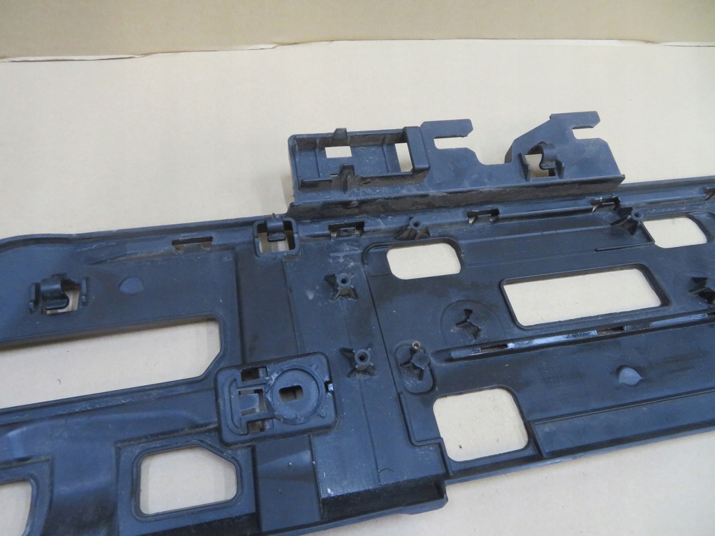 фото №11, Направляющая усилитель бампера задняя audi tt tts rs mk3 8s 8s0807385