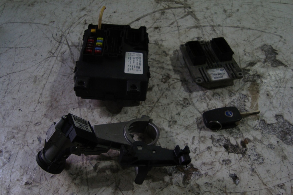 фото №1, Набор стартовый 51784956 grande punto 1,2