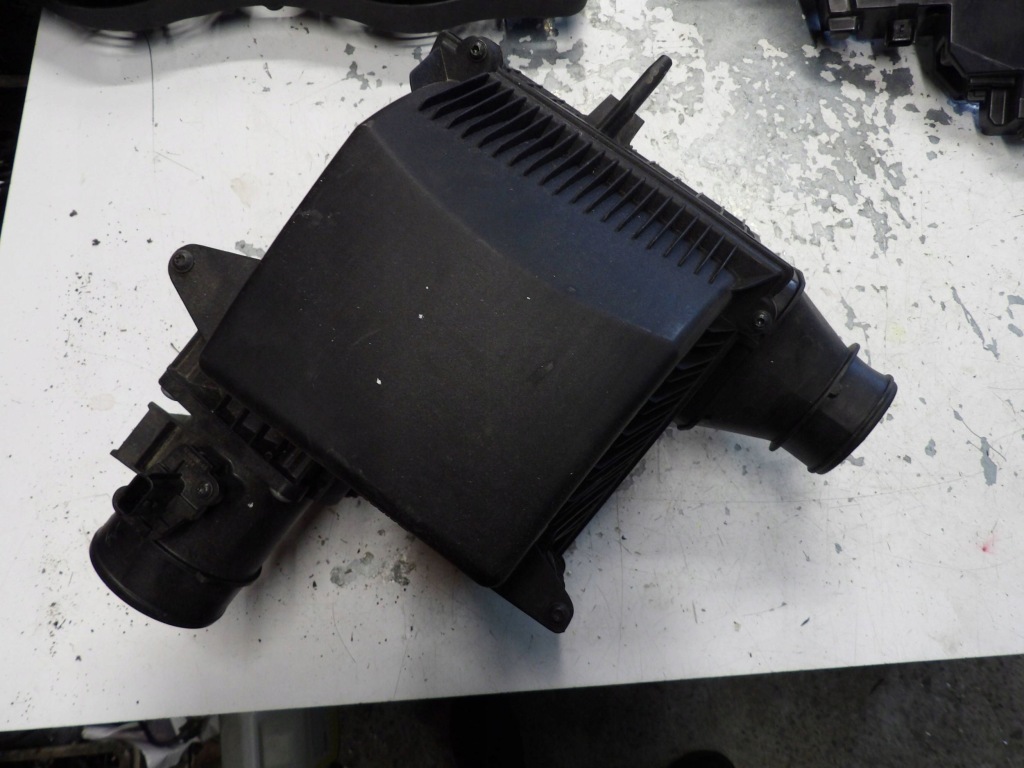 фото №1, Корпус фильтра воздуха 8200224293 alpine a110