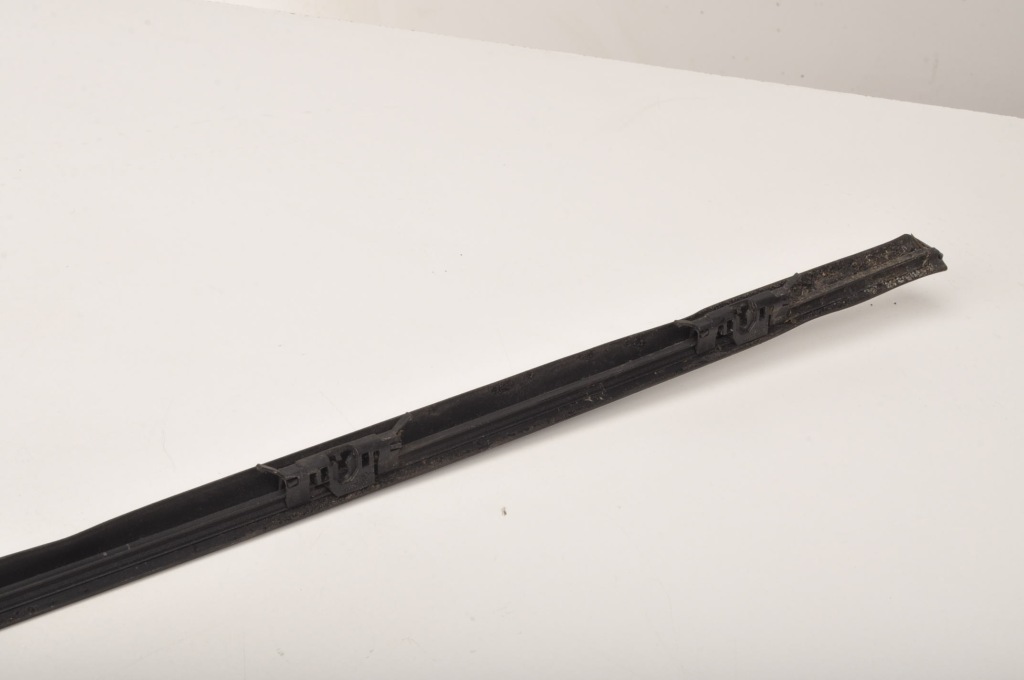 фото №10, Volvo s60 ii v60 молдинг стекло передней лобовое 30753986 правая