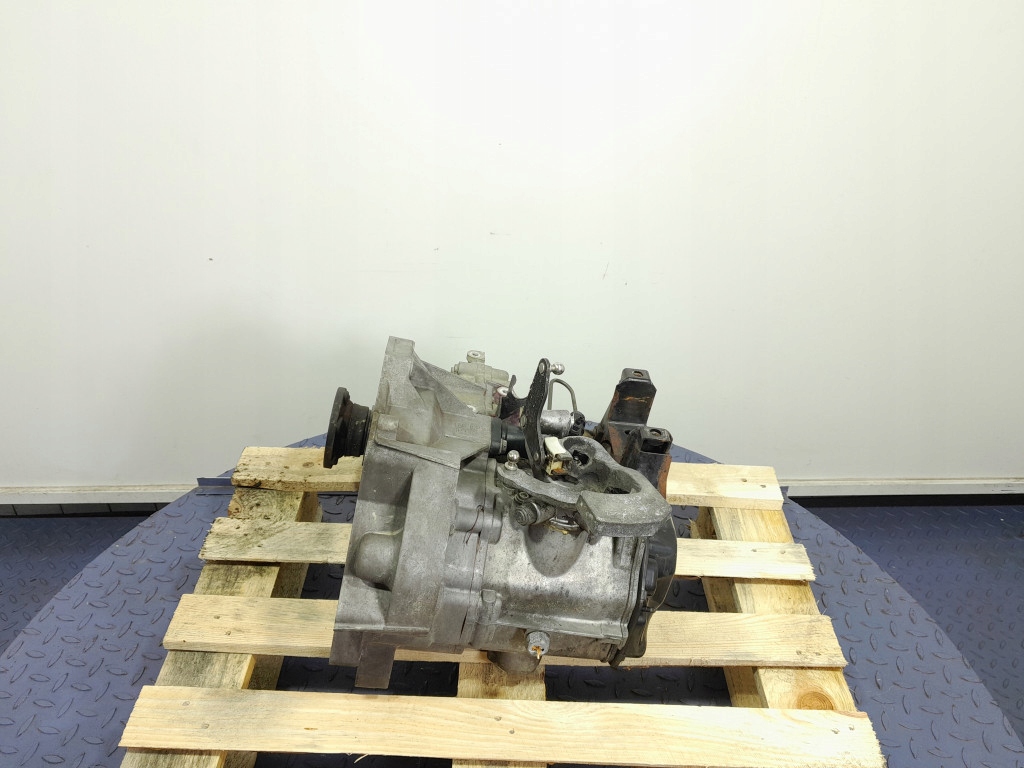 фото №1, Audi a2 1.6 fsi bad 110 km коробка передач передач механічна коробка передач 5b gcd