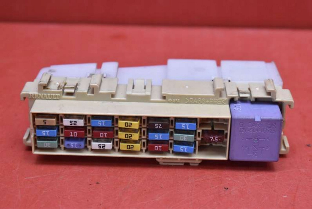 фото №1, Коробка предохранителей 8200241944 renault modus 1.5 dci 85 km 04-07