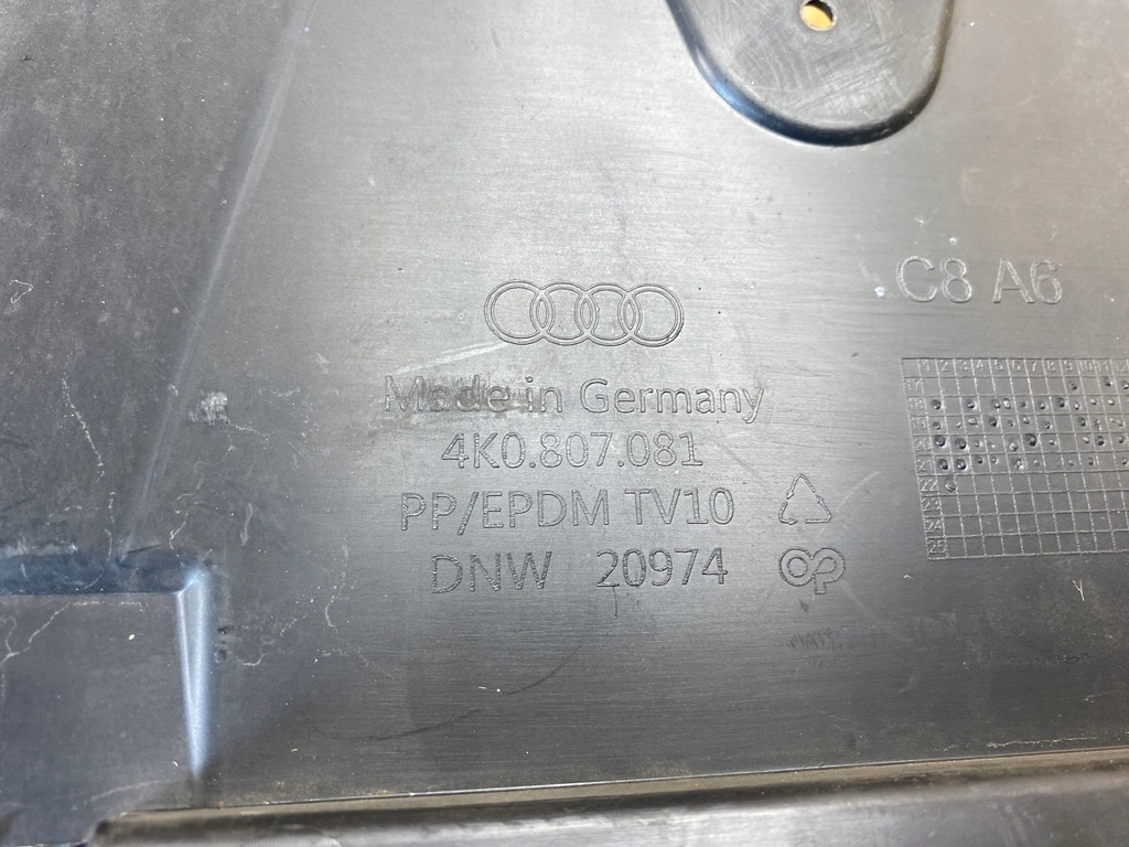 фото №16, Накладка захист поперечина передній audi a6 c8 4k0807081 2018-