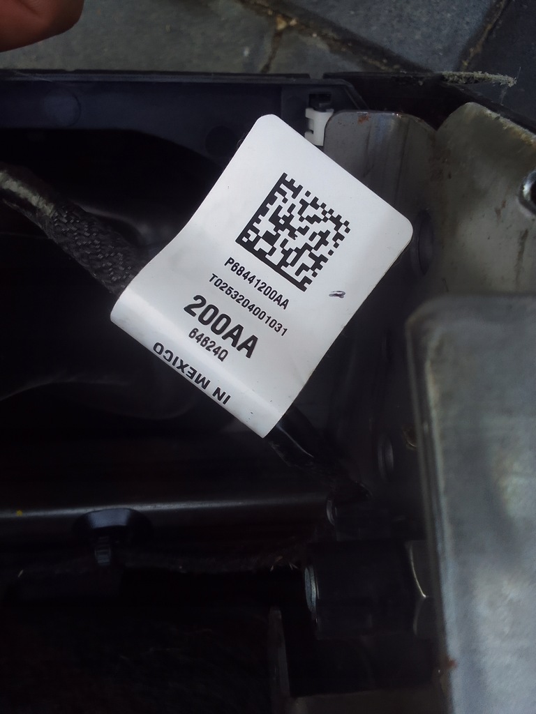 фото №13, Ram 1500 v 19- подлокотник сиденье складной 4345999-tx7 usa