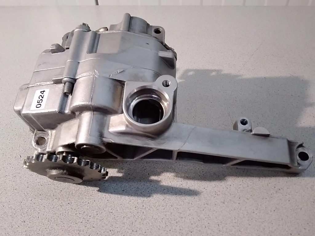 фото №1, Насос масла масляная mercedes mercedes sprinter ml gl x164 w164 w212 3.0 cdi