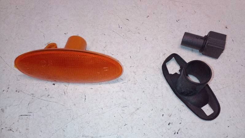 фото №1, Поворотник боковий fiat punto