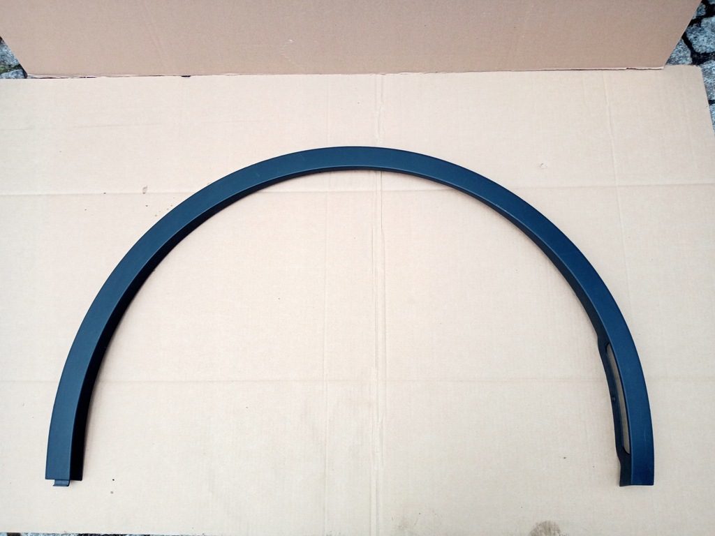 фото №1, Tesla y права молдинг крила перед