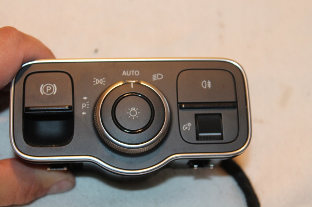 фото №1, Выключатель переключатель света mercedes-benz оригинальный номер a2479052902