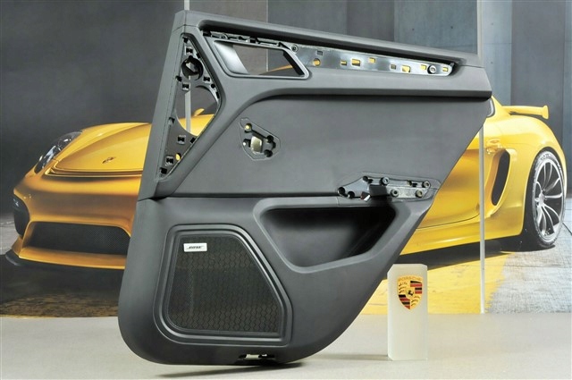 фото №1, Porsche 95b macan обивка дверь, задняя, r