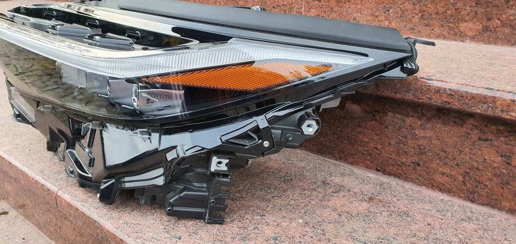 фото №5, Toyota bz4x лампа передняя перед фара led левая