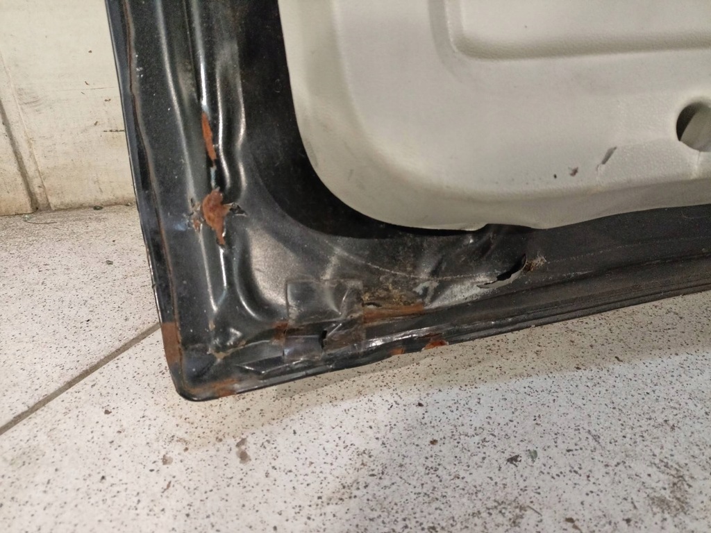 фото №11, Задняя крышка багажника багажника chrysler town and country 5 2009