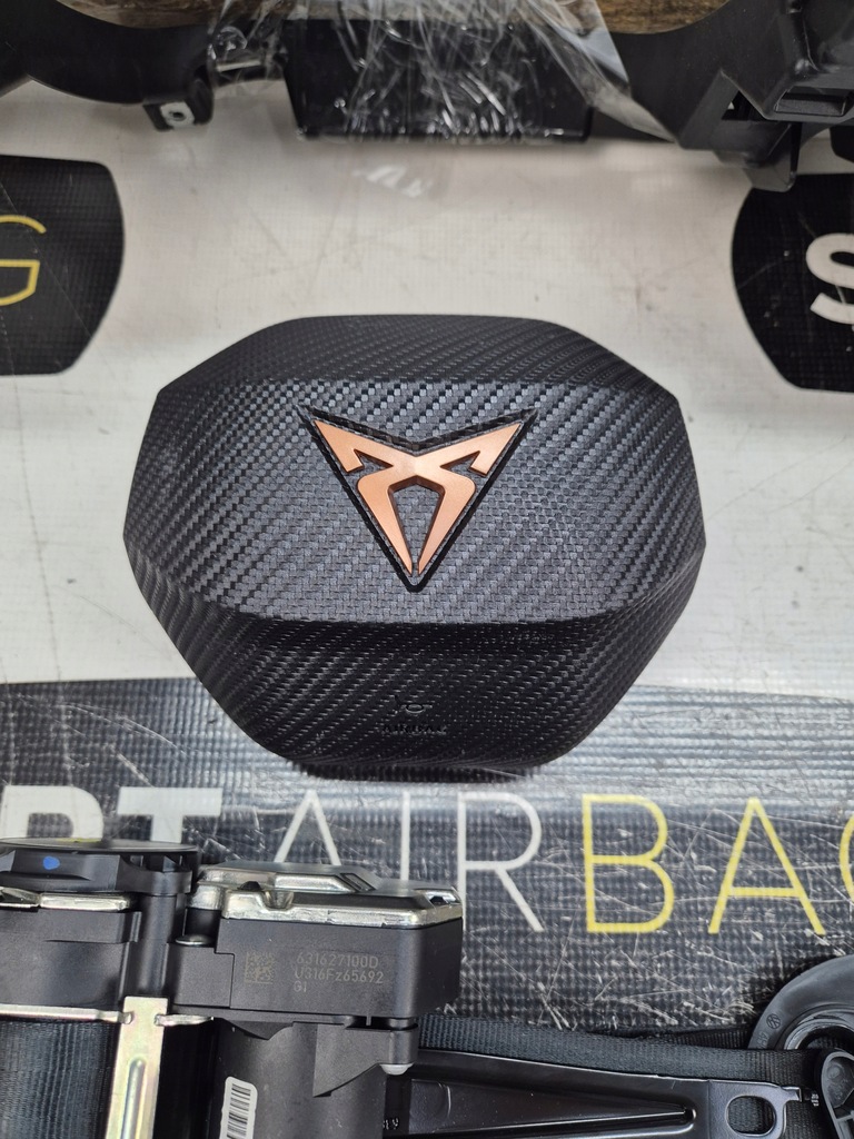 фото №8, Cupra born панель приладів панель приладів консоль подушка безпеки ремені