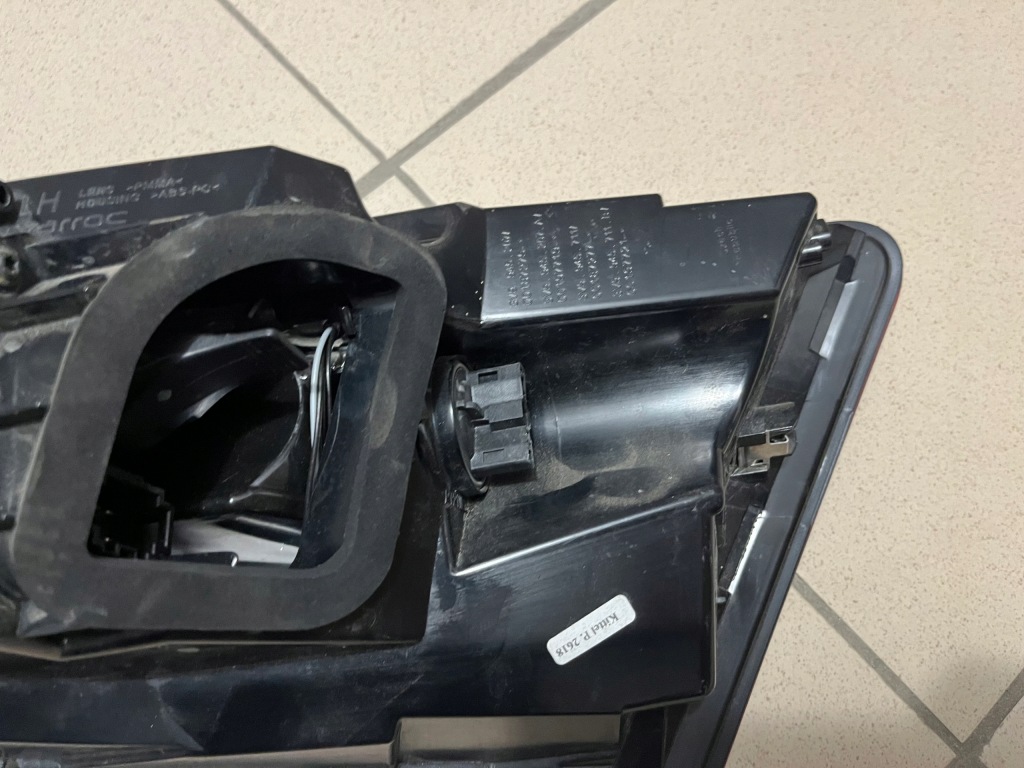 фото №12, Skoda superb iii 3 kombi 3v9 лампа задняя задняя левая