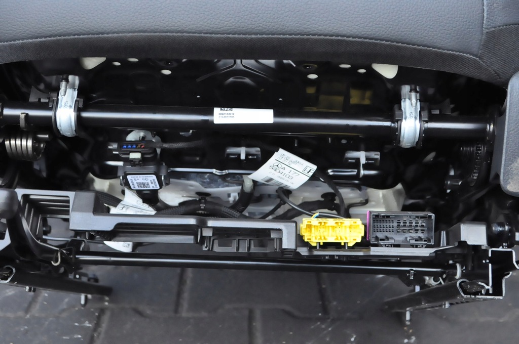 фото №9, Mercedes eqb x243 перехідник салону сидіння заднє сидіння сидіння обшивки