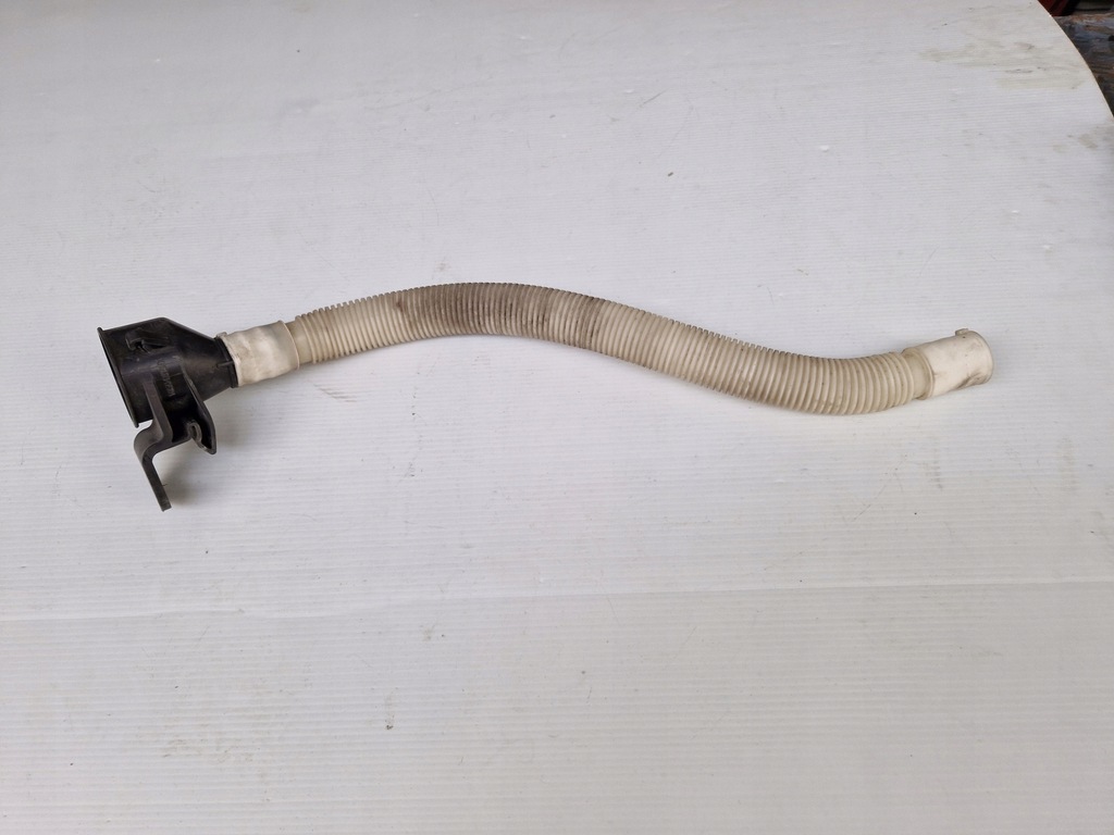 фото №1, Mini cooper r60 - заливная горловина бака распылителя