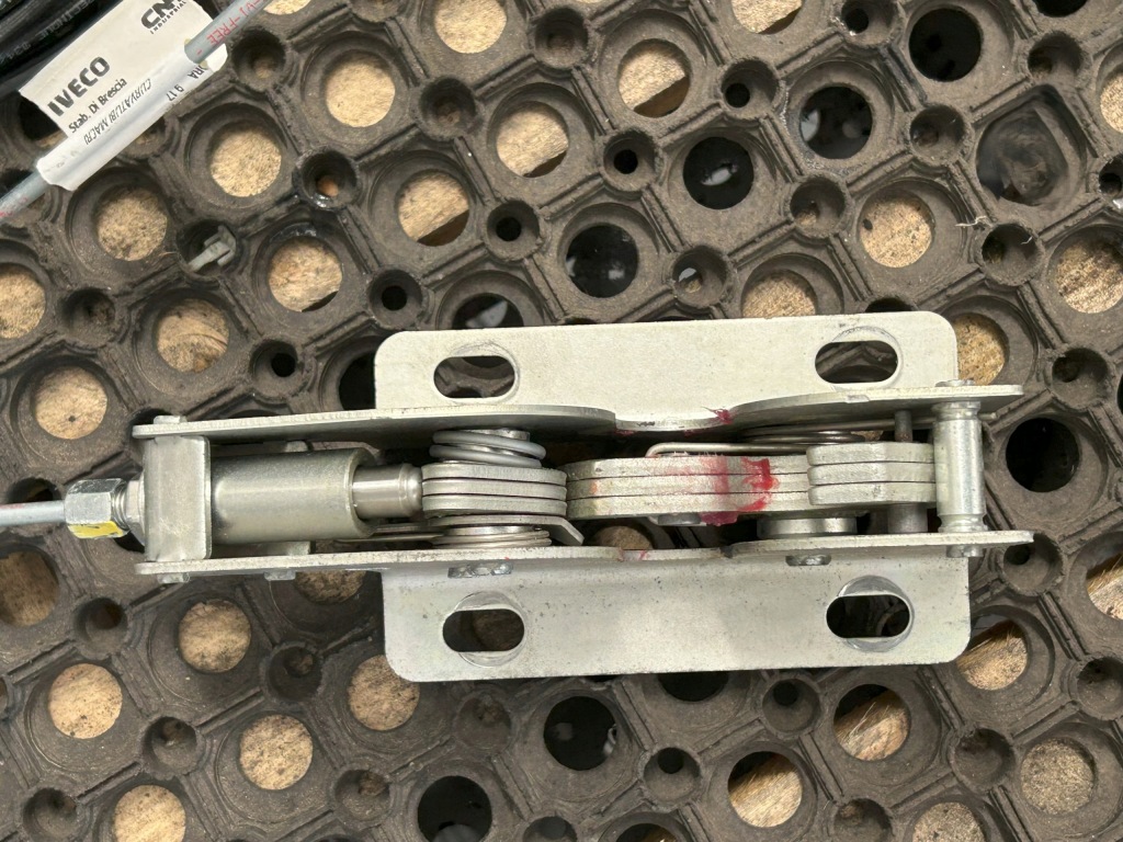 фото №12, Привод + помпа + замок кабины iveco eurocargo 75e mlc новый