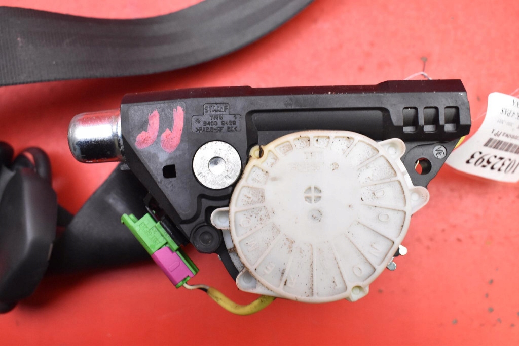 Ремінь безпеки праві перед натягувач європа  5j0857702b skoda roomster 1 1 Недорого