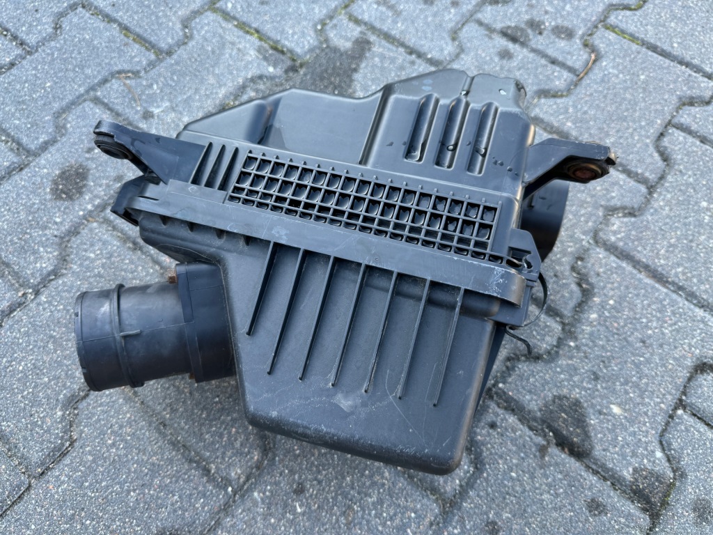 фото №1, Hyundai i40 корпус фильтра воздуха 28110-3z300