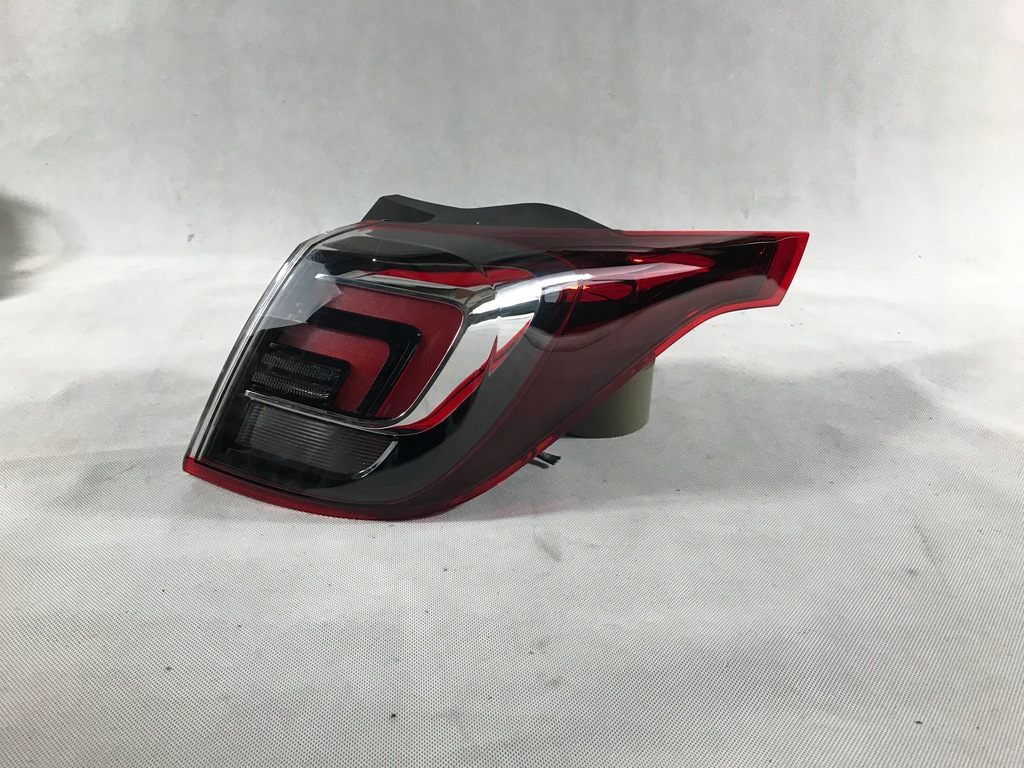 фото №1, Opel crossland x 17-20 лампа задняя правая led!