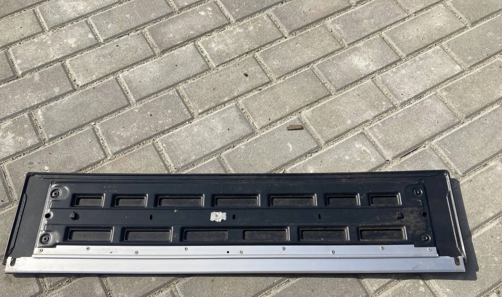 A w168 ветровик молдинг защита на крыша a1687800421 1687800421 Недорого