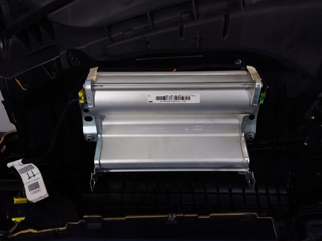 фото №4, Mercedes r w251 панель приладів консоль подушка безпеки ремені комплект