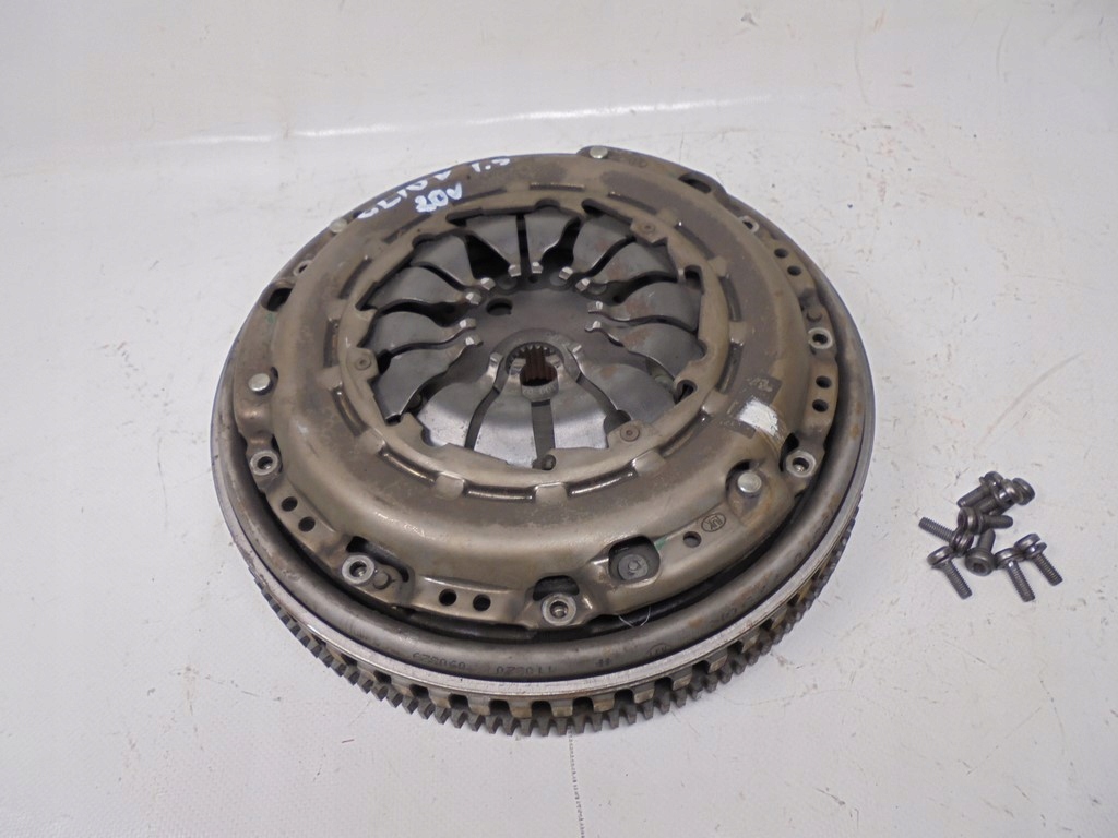 фото №1, Зчеплення повний двомасовий маховик renault clio 5 v 1.5 blue dci 302054477r