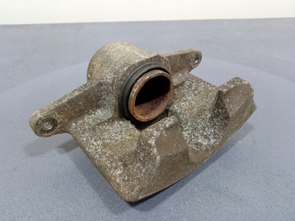 фото №9, Kia cerato i 03- 1.6 16v суппорт перед правый передний bc140087