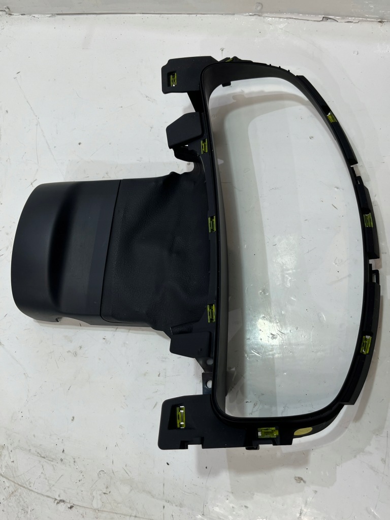 фото №1, Рамка спидометра vw touareg 7p 7p6858565