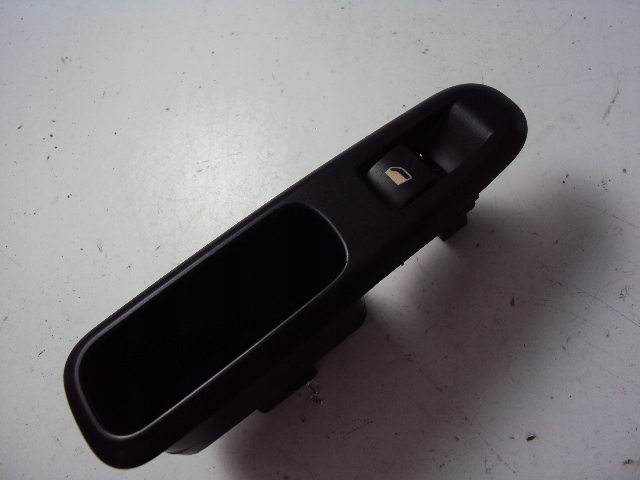 фото №1, Панель стекло задняя peugeot 5008 i 2009-