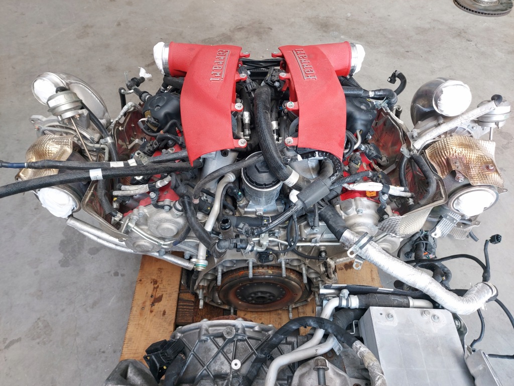 фото №4, Двигун ferrari f8 spider 3.9 kompletny