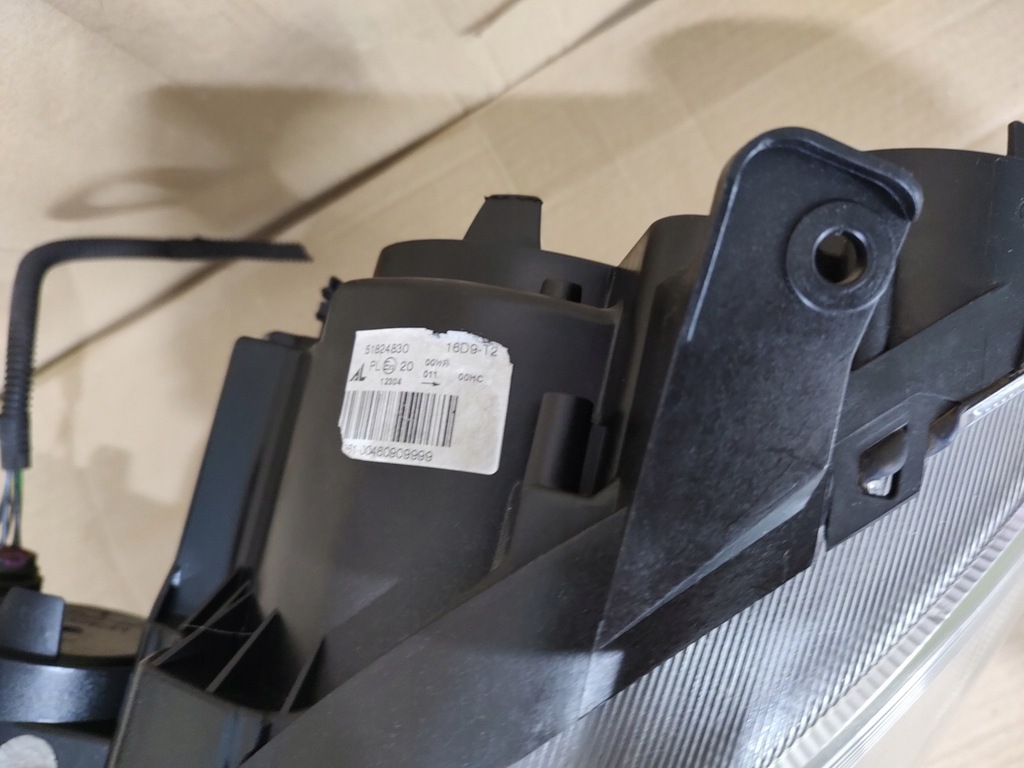 фото №10, Фара лампа передняя перед левая lancia delta iii 51824830 europa