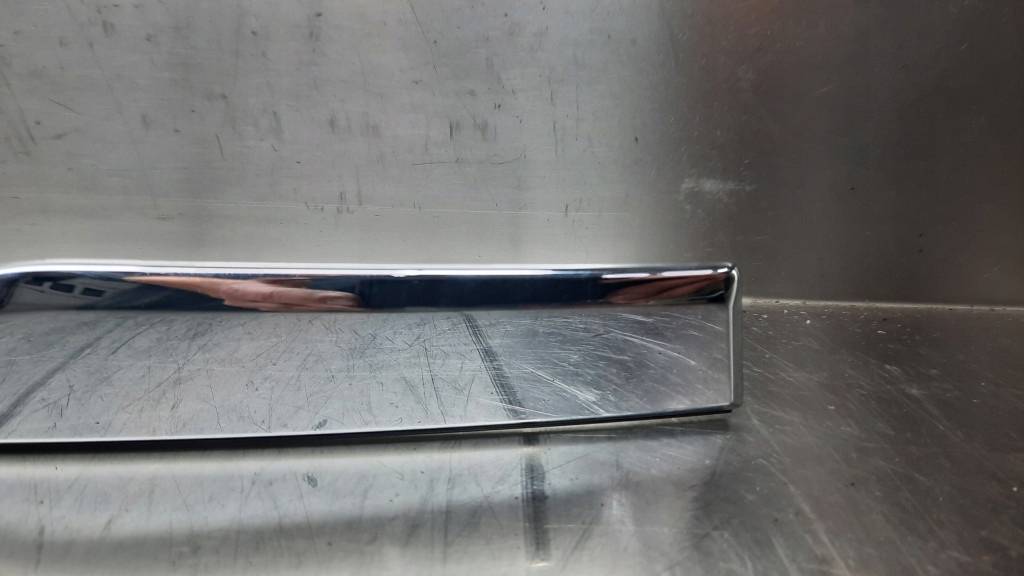 фото №8, Молдинг хром крышки задняя 31391845 volvo s80 ii 06-16r