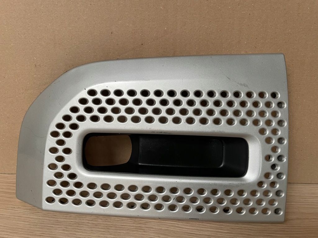 Купити Land rover defender решітка бампера ліва перед 15a298-b