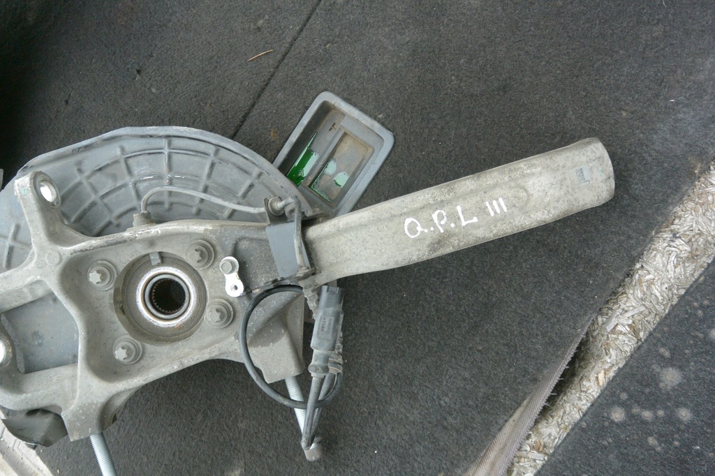 фото №5, Ghibli quattroporte поворотный кулак левая правая перед q4