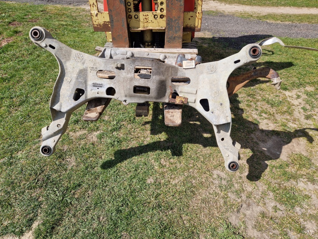 Подвеска задний  volvo xc70 2 awd 2.4d 2000-2007 Киев