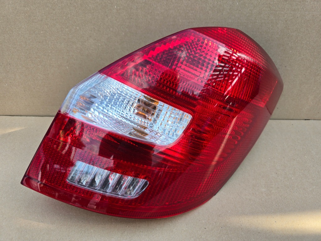 фото №1, Skoda fabia ii лампа задня права 5j6945096