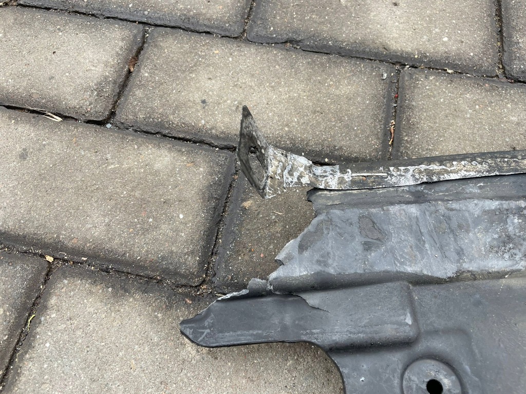 Mercedes glc w253 накладка подвеска левая правая с Разборки