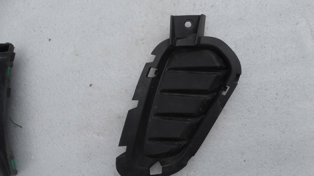 Решётка бампера направляющая volvo v40 lift 16- лампа full led r-design с Разборки