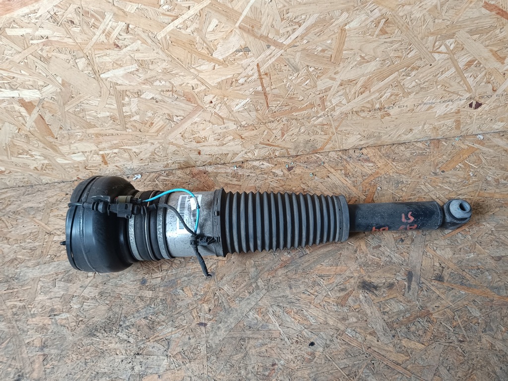 фото №1, Audi a8 d4 амортизатор правый задняя 4h0616002ab lift