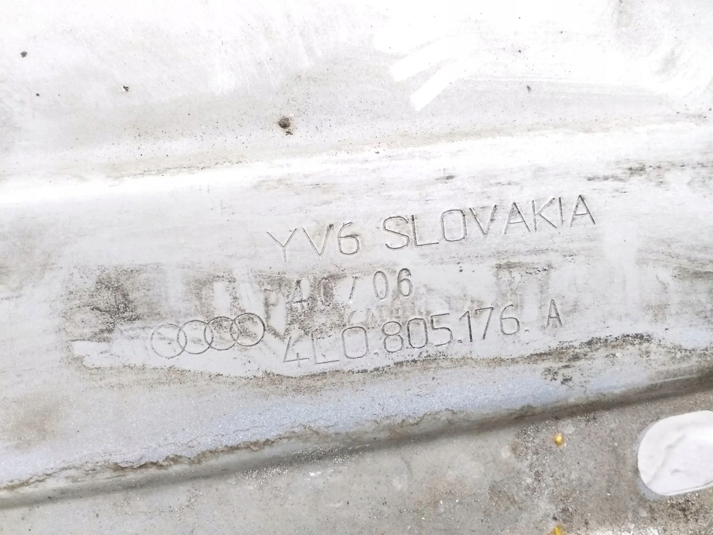 фото №8, Audi q7 4l 2007 правая сторона кронштейн / кронштейн крыла передний